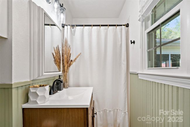 10 - 108 W Carson St, House other with 3 bedrooms, 2 bathrooms and null parking in Old Fort NC | Image 27