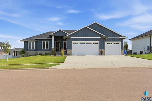 7428 E Twin Pines Ct, Sioux Falls, SD, 57110-6318 | Card Image