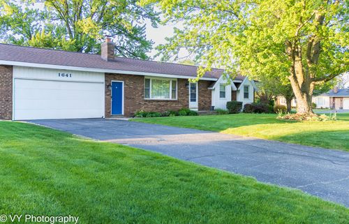 1641 Willowbrook Dr, Jenison, MI, 49428-9556 | Card Image
