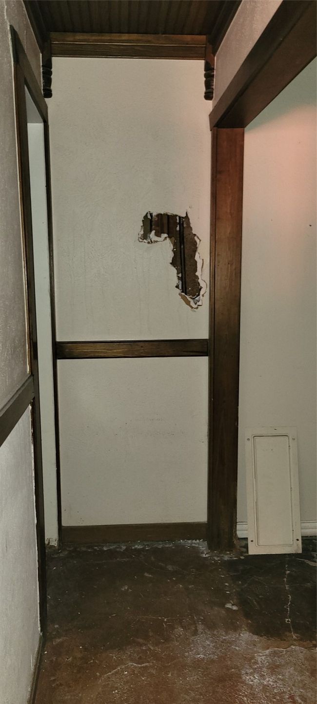 Concrete floors and wood ceiling | Image 23