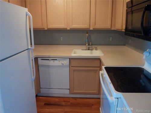 50450 Bay Run N, Chesterfield, MI, 48047-4684 | Card Image