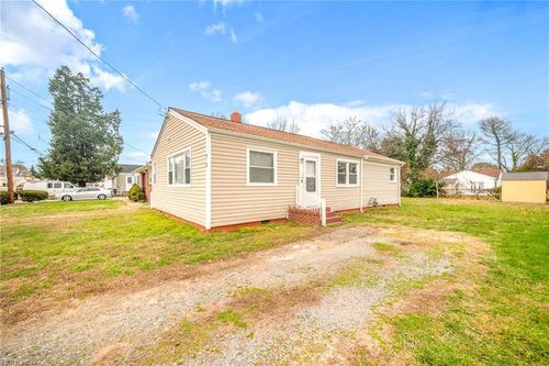 616 Downing St, Hampton, VA, 23661-1406 | Card Image