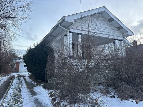 2692 Taft Ave, Youngstown, OH, 44502-2779 | Card Image