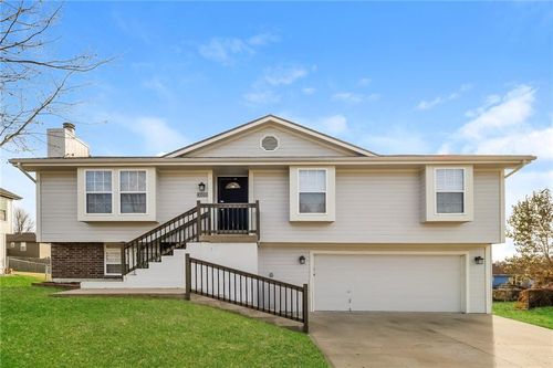 403 E 9th St, Kearney, MO, 64060-8695 | Card Image