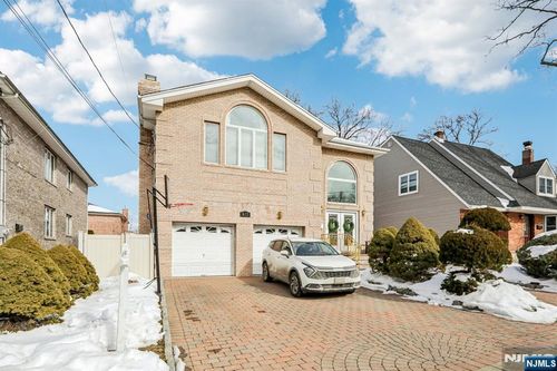 691 Hamilton Ave, Ridgefield, NJ, 07657-2634 | Card Image