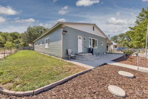 535 15th St, Vale, OR, 97918-9621 | Card Image