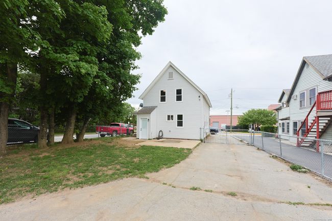 32 High St, House other with 4 bedrooms, 2 bathrooms and 4 parking in Killingly CT | Image 23