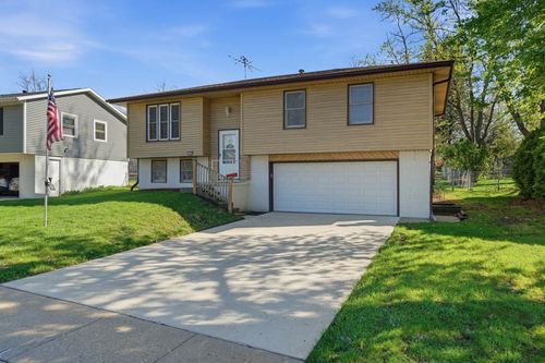 1306 Rolling Meadows Road, Marshalltown, IA, 50158 | Card Image