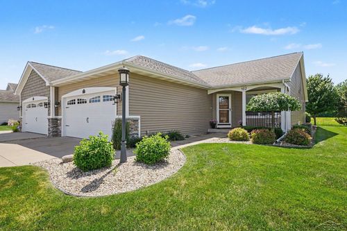 102 Tuscany Cir, Saginaw, MI, 48603-1377 | Card Image