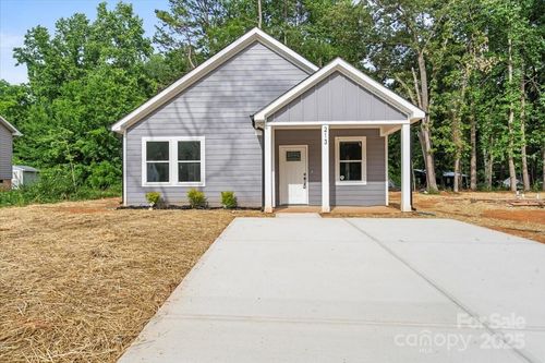 213 E Division Ave, East Spencer, NC, 28144-7738 | Card Image