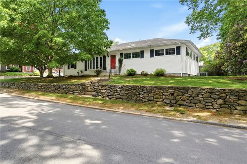 29 Parker St, Lincoln, RI, 02865-3119 | Card Image