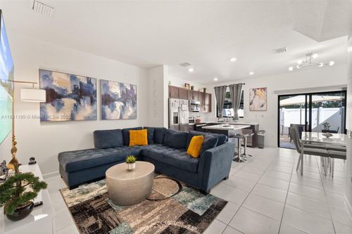 10483-10483 W 32nd Ln, Hialeah, FL, 33018-2108 | Card Image