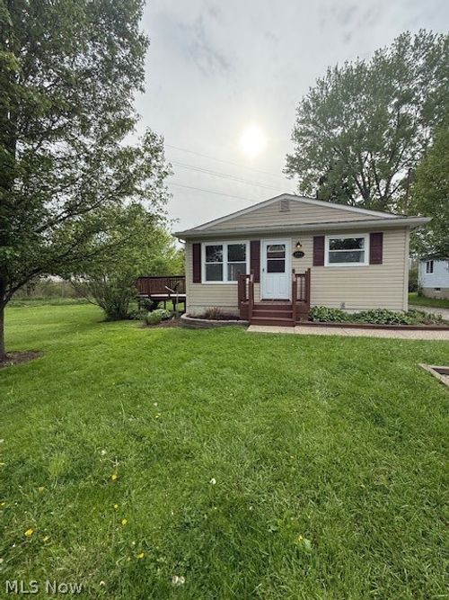 1378 Cayuga Ave, Akron, OH, 44312-4577 | Card Image