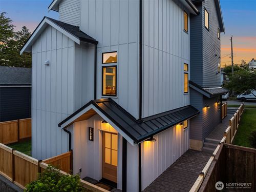 b-7736 30th Ave Nw, Seattle, WA, 98117-4626 | Card Image