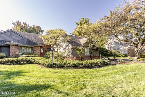 28 Wolf Ridge Dr, Holland, OH, 43528-9463 | Card Image
