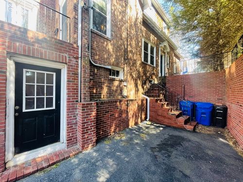 28 Wolcott Rd, Chestnut Hill, MA, 02467-3107 | Card Image