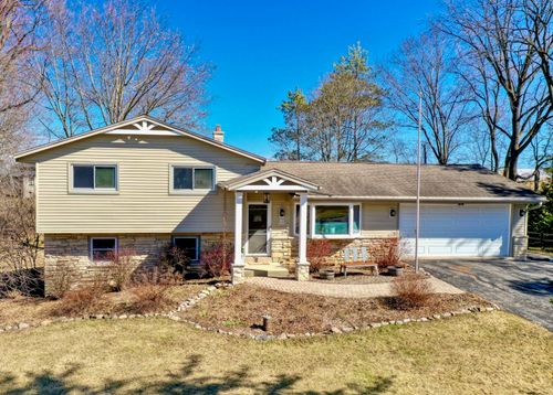 W189N5050 Crest View Ter, Menomonee Falls, WI, 53051-6414 | Card Image