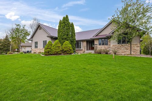 135 Pinnacle Drive, Lake Mills, WI, 53551 | Card Image