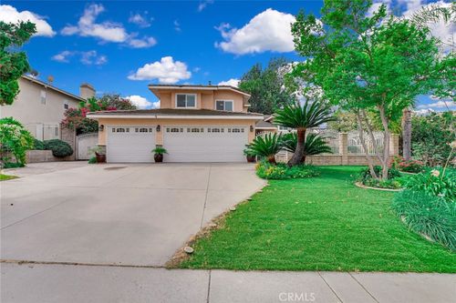 22795 Raven Way, Grand Terrace, CA, 92313-6137 | Card Image