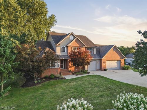 8056 Greenwich Boulevard Nw, Massillon, OH, 44646 | Card Image