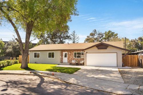 7772 Canterbury Ln, Dublin, CA, 94568-1936 | Card Image
