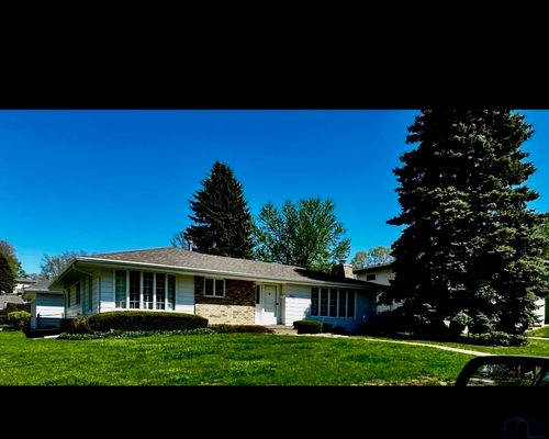 2700 S Steele, Sioux City, IA, 51106 | Card Image