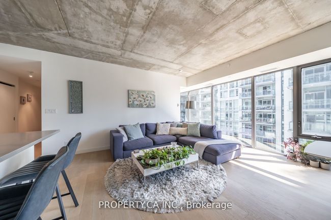 1012 - 111 Bathurst St, Condo with 2 bedrooms, 2 bathrooms and null parking in Toronto ON | Image 10