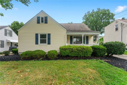 239 Elmwood Dr, Hubbard, OH, 44425-1606 | Card Image