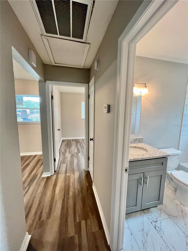 2102 W Palmetto St, Home with 4 bedrooms, 2 bathrooms and null parking in TAMPA FL | Image 7