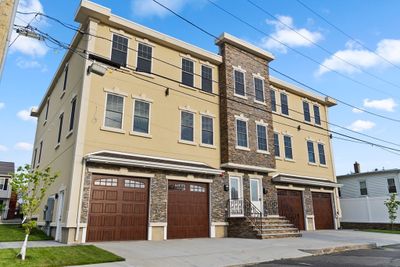 1 - 74 Douglas St., Condo with 3 bedrooms, 2 bathrooms and 2 parking in Revere MA | Image 2