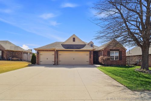 1218 133rd Pl, Glenpool, OK, 74033-2311 | Card Image