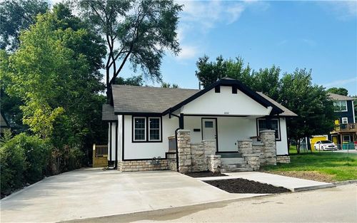 2222 Hickam Dr, Kansas City, KS, 66104-4571 | Card Image