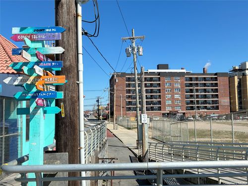 apt-7b-1 E Broadway, Long Beach, NY, 11561-4142 | Card Image