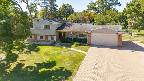 2616 Douglas Dr, Bloomfield Hills, MI, 48304-1735 | Card Image