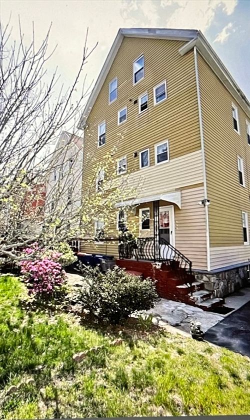 10 Viall St, New Bedford, MA, 02744-5202 | Card Image