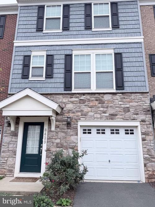 8429 Girvan Ct, MANASSAS, VA, 20109-4280 | Card Image