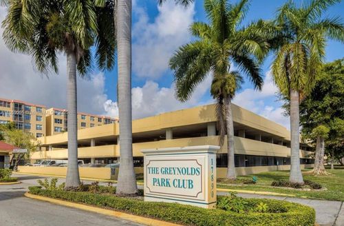 apt-603-17890 W Dixie Hwy, North Miami Beach, FL, 33160-4827 | Card Image