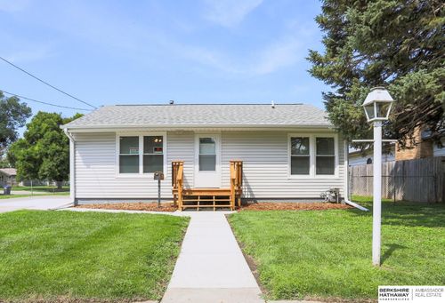 504 N 27th St, Council Bluffs, IA, 51501-2120 | Card Image