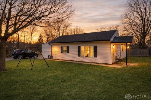 126 Oak St, Saint Paris, OH, 43072-9527 | Card Image