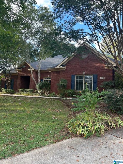 102 Forest Pointe Dr, Madison, AL, 35758-8105 | Card Image