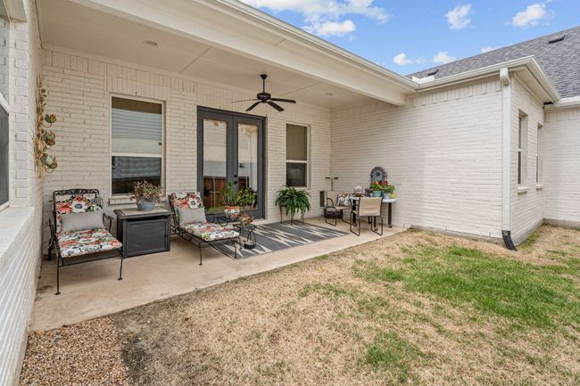 Side yard and covered patio | Image 28