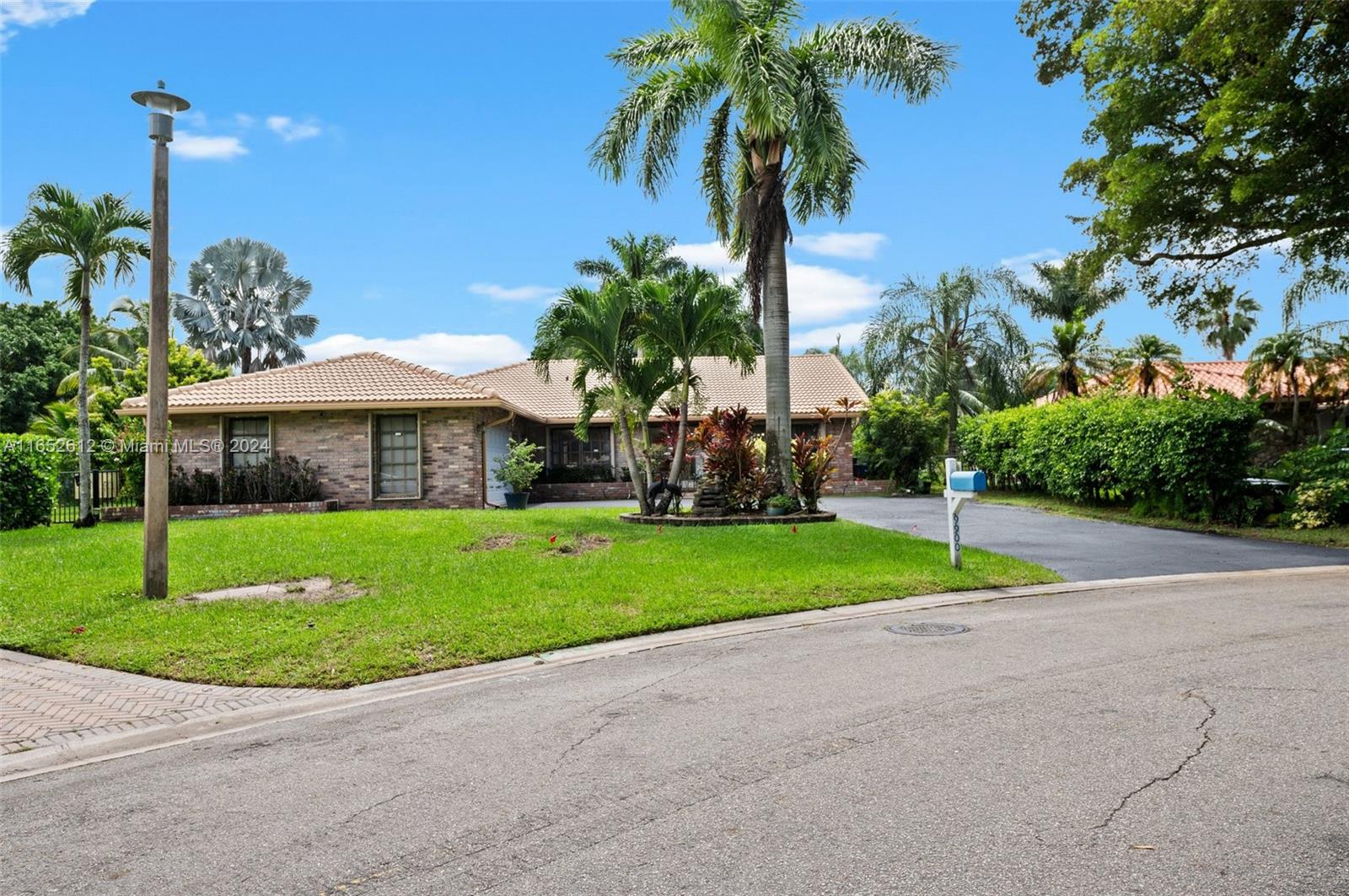 6th St, Coral Springs, FL 33071