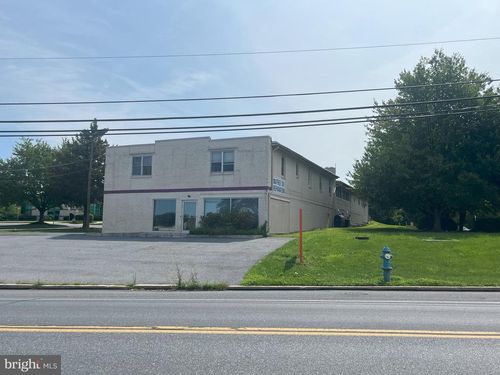 560 S Reading Rd, EPHRATA, PA, 17522-1834 | Card Image