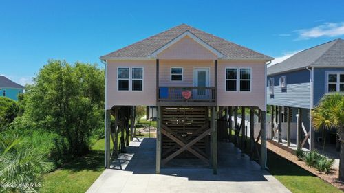 4319 E Pelican Dr, Oak Island, NC, 28465-5553 | Card Image