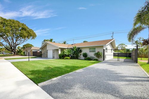 702 Grove St, Lake Worth Beach, FL, 33461-5616 | Card Image