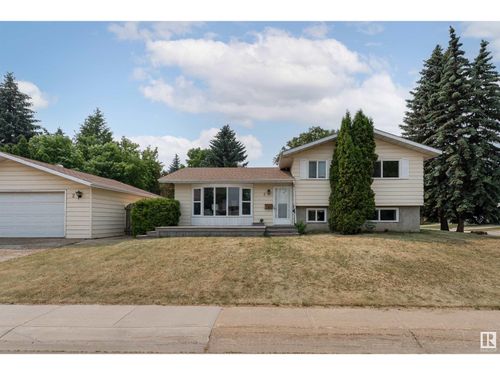 2 Haythorne Cres, Sherwood Park, AB, T8A3Z8 | Card Image