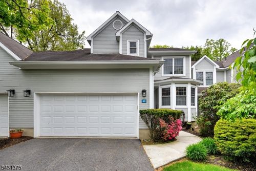 40 Worcester Dr, Wayne, NJ, 07470-8400 | Card Image