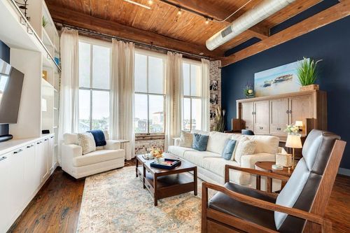 apt-402-2400 Mechanic St, Galveston, TX, 77550-1485 | Card Image