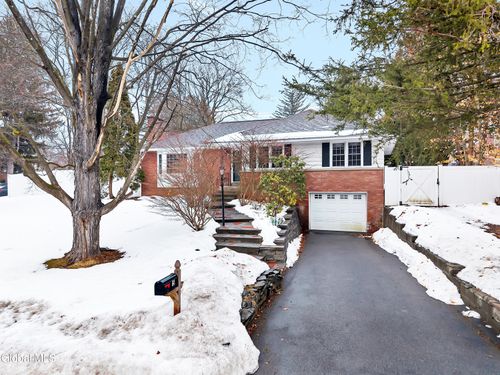 15 Brookwood Dr, Latham, NY, 12110-3628 | Card Image