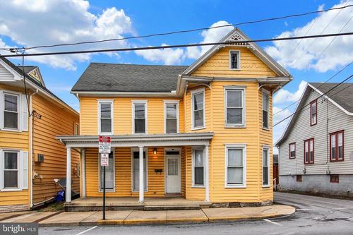 15 E Orange St, SHIPPENSBURG, PA, 17257-1909 | Card Image